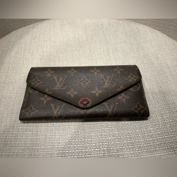 Authentic Louis Vuitton Sarah Wallet - Monogram & Fuchsia - Picture 4 of 16